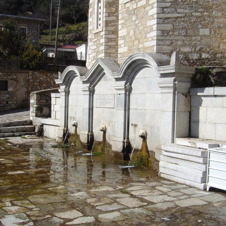 ホテル Ξενωνασ Σελινουντα Kosmás エクステリア 写真