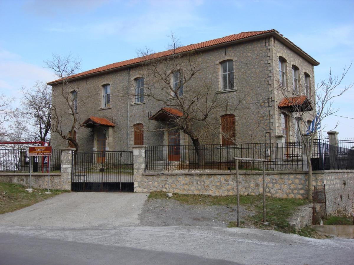 ホテル Ξενωνασ Σελινουντα Kosmás エクステリア 写真