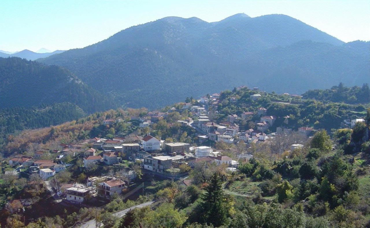 ホテル Ξενωνασ Σελινουντα Kosmás エクステリア 写真