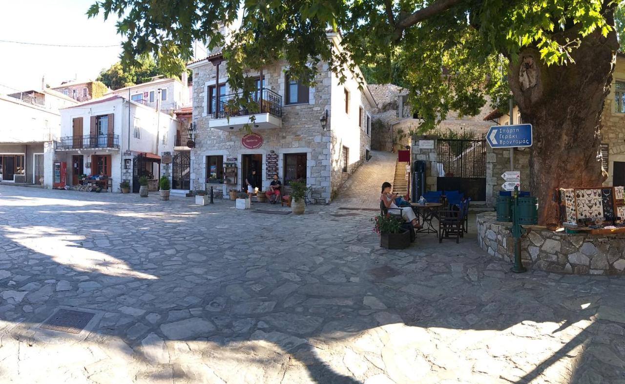 ホテル Ξενωνασ Σελινουντα Kosmás エクステリア 写真